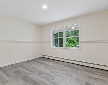 22 Red Maple Road - Photo Thumbnail 18