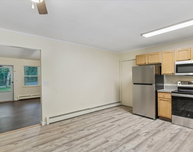 22 Red Maple Road - Photo Thumbnail 11
