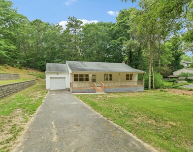 22 Red Maple Road - Photo Thumbnail 3