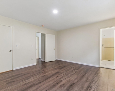 22 Red Maple Road - Photo Thumbnail 21