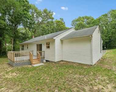 22 Red Maple Road - Photo Thumbnail 28