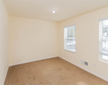 62 Bristol Circle - Photo Thumbnail 26