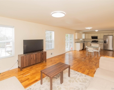 62 Bristol Circle - Photo Thumbnail 18