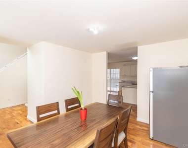 62 Bristol Circle - Photo Thumbnail 7