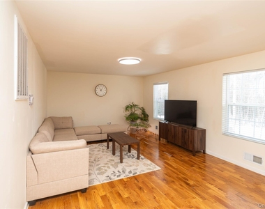 62 Bristol Circle - Photo Thumbnail 15