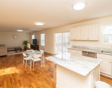 62 Bristol Circle - Photo Thumbnail 9