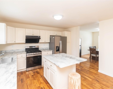 62 Bristol Circle - Photo Thumbnail 11