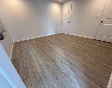 169 E Shore Road - Photo Thumbnail 7