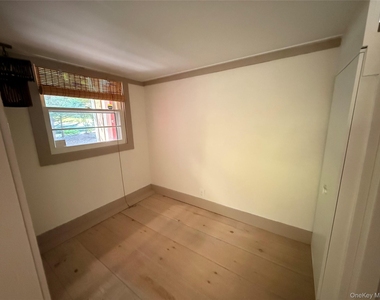 331 Thompson Street - Photo Thumbnail 2