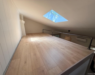 331 Thompson Street - Photo Thumbnail 6