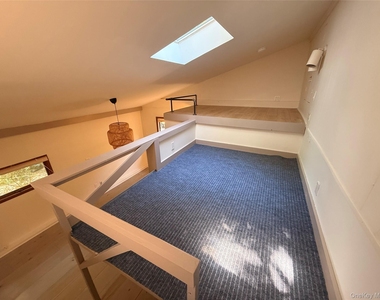 331 Thompson Street - Photo Thumbnail 7