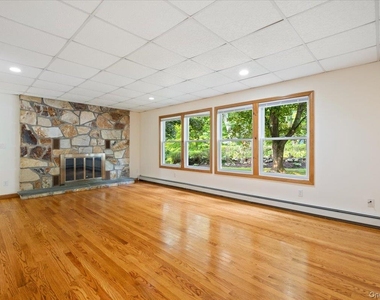 272 Brewster Hill Road - Photo Thumbnail 4