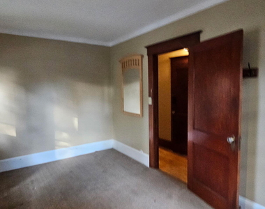 492 Glen Street - Photo Thumbnail 14