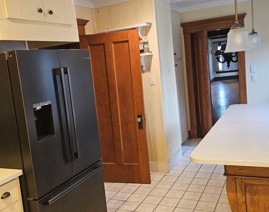 492 Glen Street - Photo Thumbnail 8