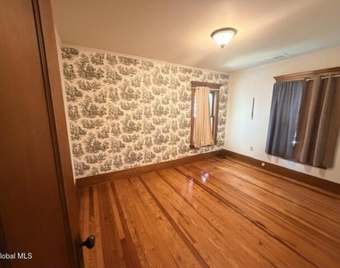 492 Glen Street - Photo Thumbnail 15