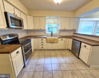 125 Ivywood Drive - Photo Thumbnail 10