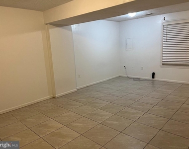 14684 Cloverdale Road - Photo Thumbnail 3