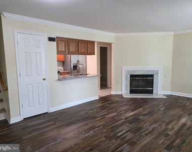 12119 Salemtown Drive - Photo Thumbnail 3