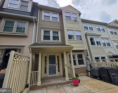 12119 Salemtown Drive - Photo Thumbnail 2