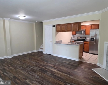 12119 Salemtown Drive - Photo Thumbnail 6
