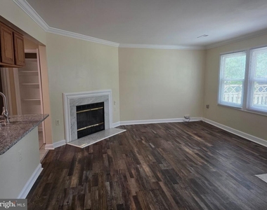 12119 Salemtown Drive - Photo Thumbnail 4