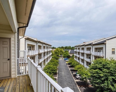 7931 Crescent Park Drive - Photo Thumbnail 14