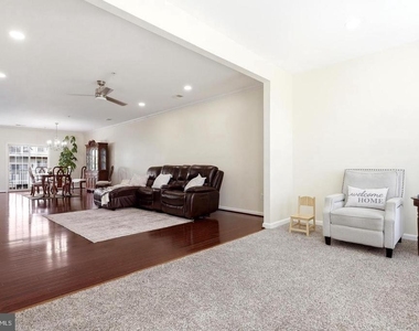 7931 Crescent Park Drive - Photo Thumbnail 5