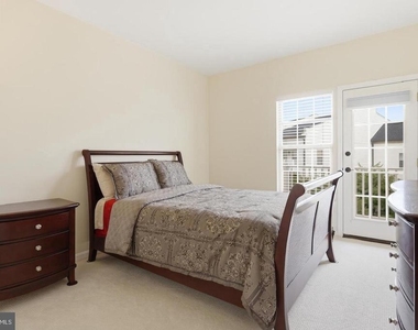 7931 Crescent Park Drive - Photo Thumbnail 19