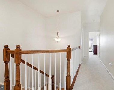 7931 Crescent Park Drive - Photo Thumbnail 16