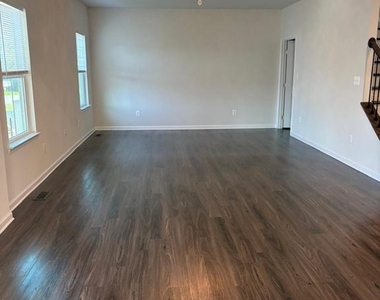 7546 Mint Springs Court - Photo Thumbnail 11