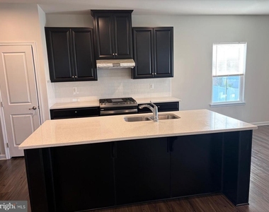 7546 Mint Springs Court - Photo Thumbnail 8
