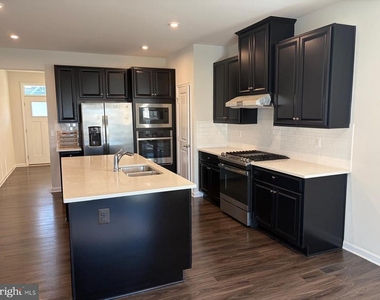7546 Mint Springs Court - Photo Thumbnail 5