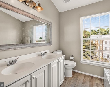 12415 Selkirk Circle - Photo Thumbnail 33