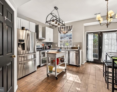 12415 Selkirk Circle - Photo Thumbnail 14