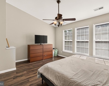 12415 Selkirk Circle - Photo Thumbnail 30
