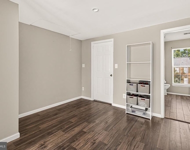 12415 Selkirk Circle - Photo Thumbnail 32