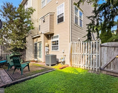 12415 Selkirk Circle - Photo Thumbnail 37