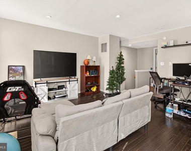 12415 Selkirk Circle - Photo Thumbnail 24