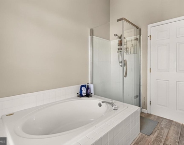 12415 Selkirk Circle - Photo Thumbnail 34