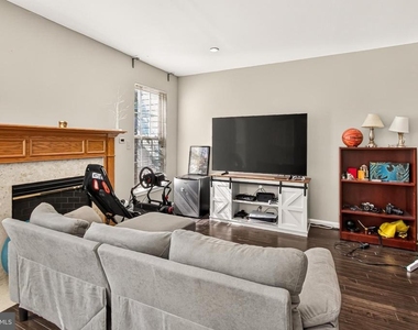 12415 Selkirk Circle - Photo Thumbnail 23