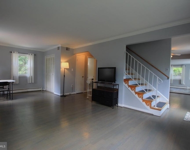 14702 Anderson Street - Photo Thumbnail 4