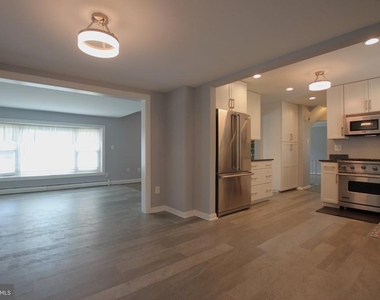 14702 Anderson Street - Photo Thumbnail 11
