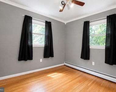 14702 Anderson Street - Photo Thumbnail 14