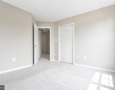 44190 Mossy Brook Square - Photo Thumbnail 19
