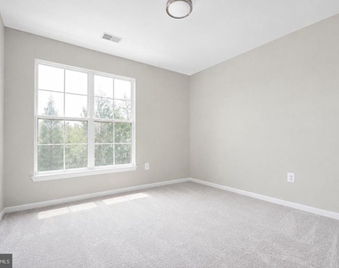 44190 Mossy Brook Square - Photo Thumbnail 17