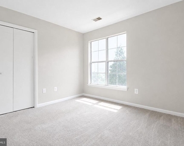 44190 Mossy Brook Square - Photo Thumbnail 18