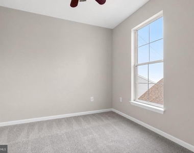 44190 Mossy Brook Square - Photo Thumbnail 21