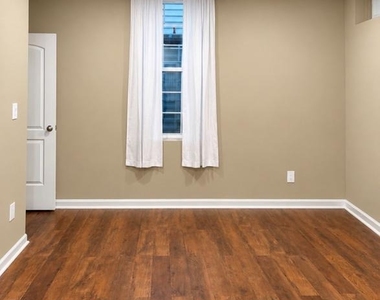 25209 Eisenhower Drive - Photo Thumbnail 2