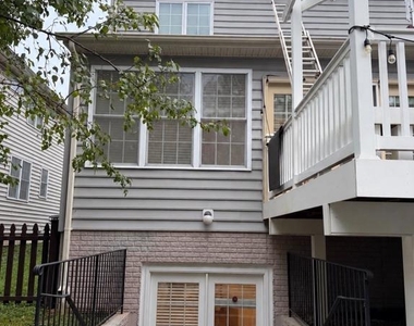 25209 Eisenhower Drive - Photo Thumbnail 12