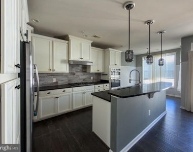 23548 Buckland Farm Terrace - Photo Thumbnail 2